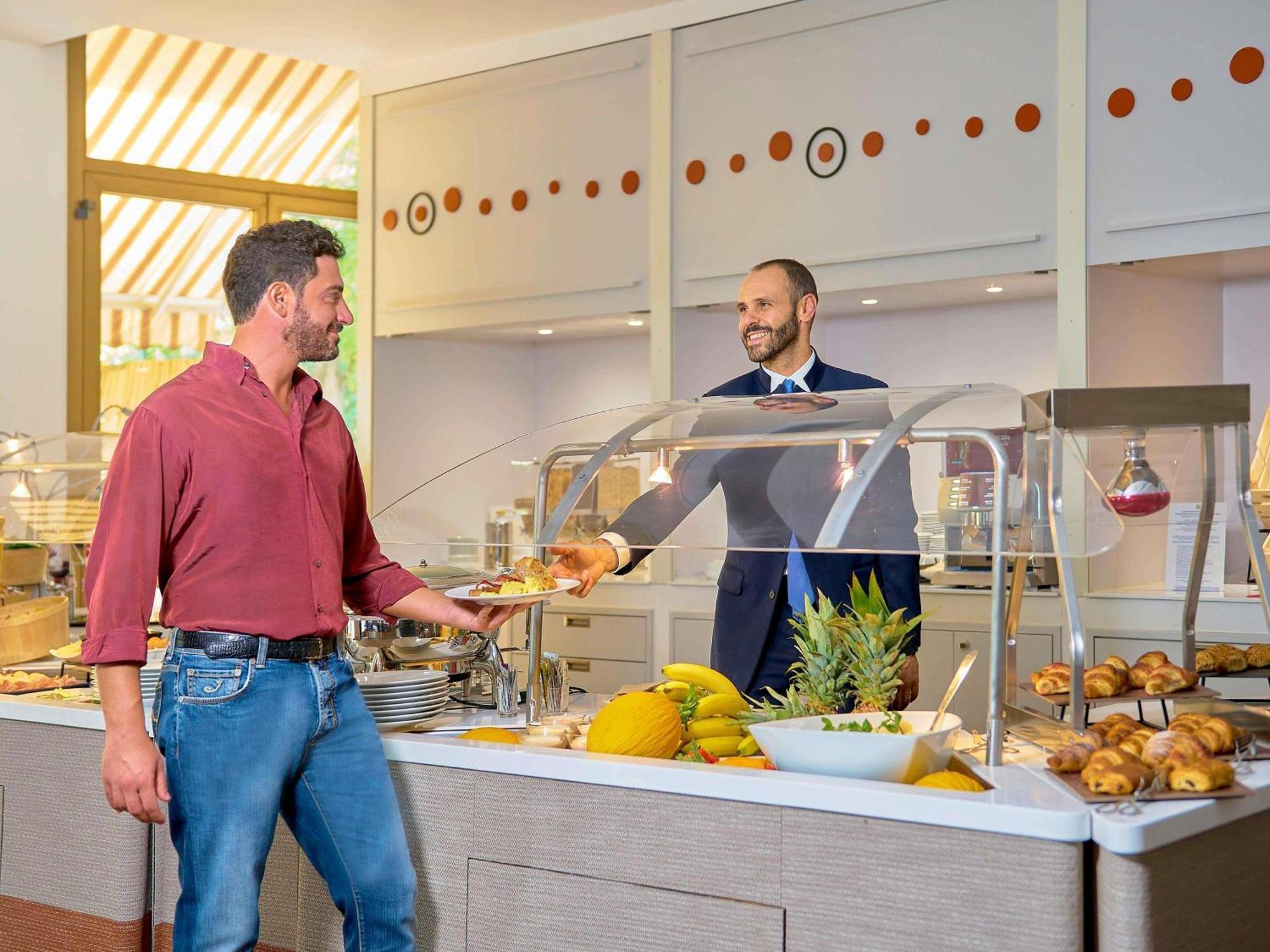 Novotel Torino Corso Giulio Cesare Zewnętrze zdjęcie